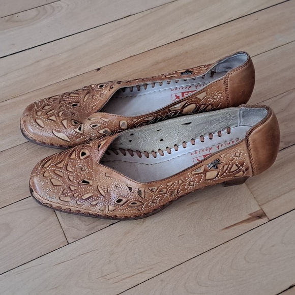 Pikolinos tan low heels - Picture 1 of 4